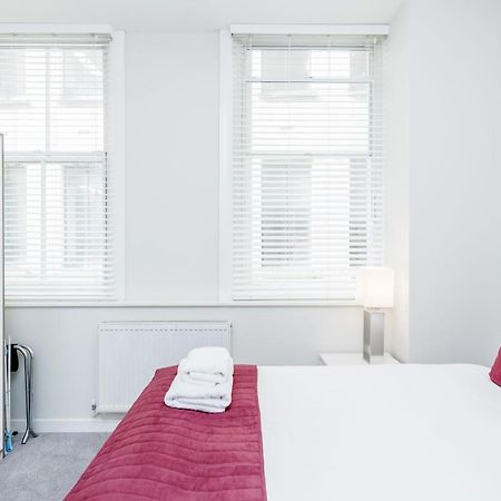 Roomspace Serviced Apartments - Sterling House Лондон Экстерьер фото
