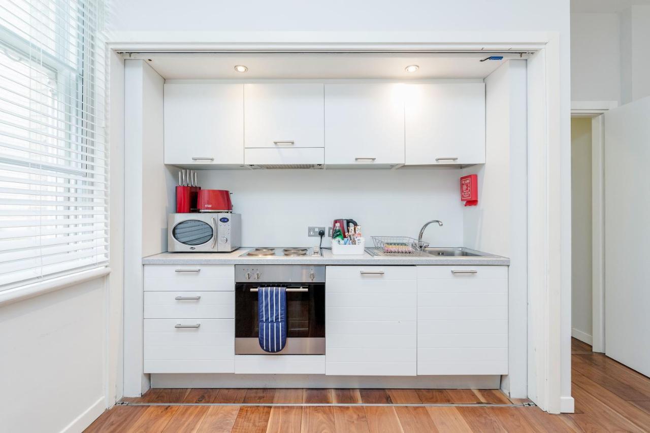Roomspace Serviced Apartments - Sterling House Лондон Экстерьер фото